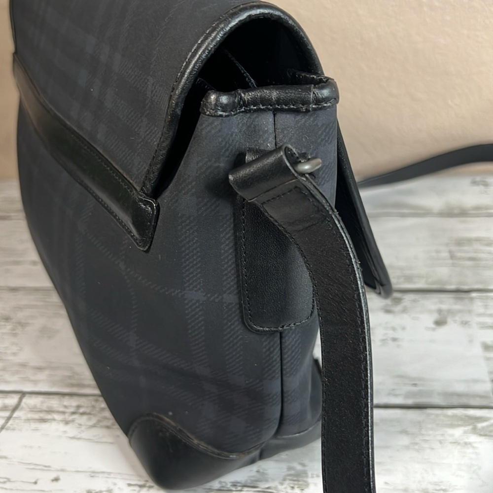 Burberry Crossbody Bag - Picture 5 of 12